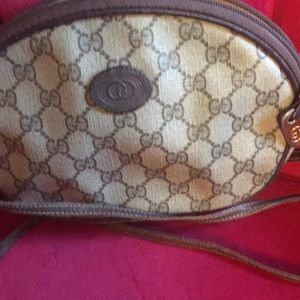 Authentic vintage Gucci purse w/minimal wear
